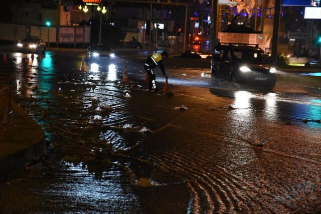 Bodrum ’da Su Borusu Patladı, Ortalık Savaş Alanına Döndü !